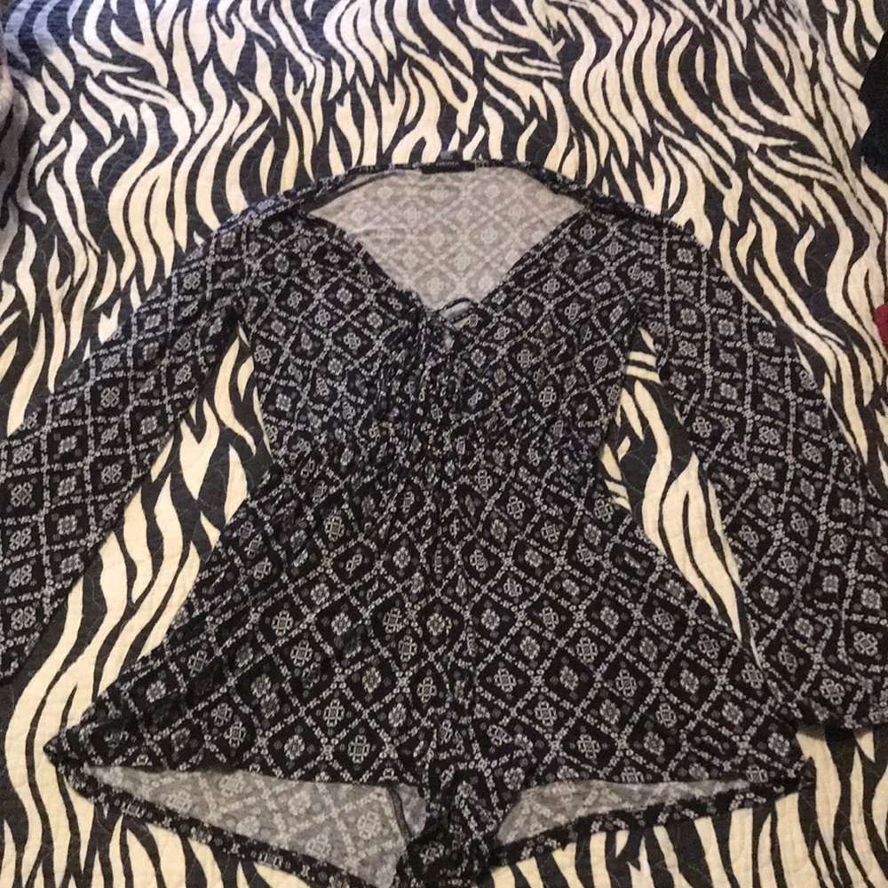 Forever 21 Flare Sleeve Romper
